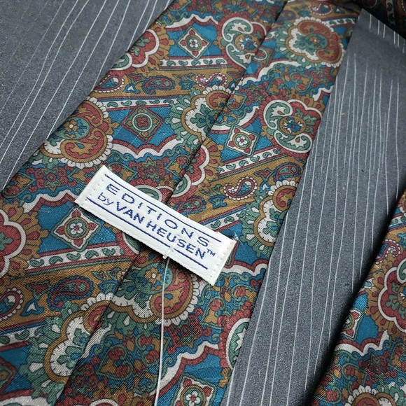 Van Heusen Editions Men's Polyester 57" Necktie - Gently Used - Picture 1 of 5